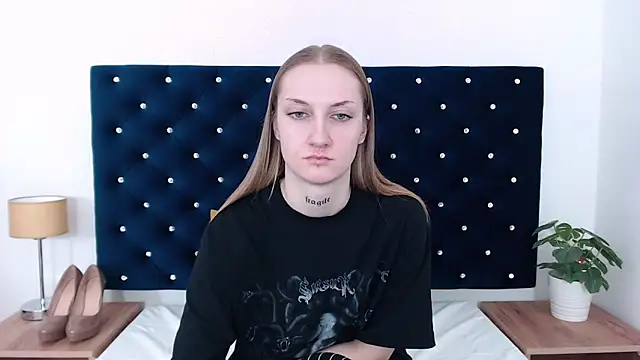 Snapshot of AlexaTease chatting on January 27, 2025, 1:52 pm AlexaTease online show from January 27, 2025, 1:52 pm
