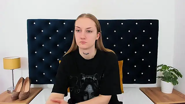 Snapshot of AlexaTease chatting on February 26, 2025, 3:19 pm AlexaTease online show from February 26, 2025, 3:19 pm
