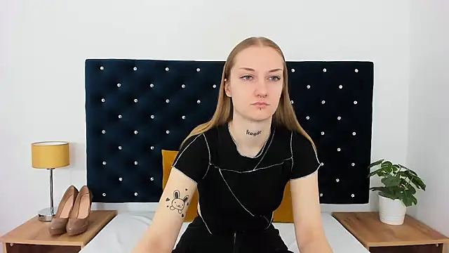 Snapshot of AlexaTease chatting on February 27, 2025, 11:41 am AlexaTease online show from February 27, 2025, 11:41 am