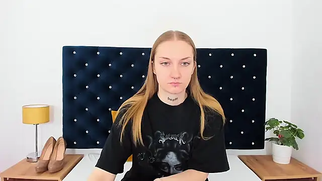 Snapshot of AlexaTease chatting on March 12, 2025, 3:29 pm AlexaTease online show from March 12, 2025, 3:29 pm