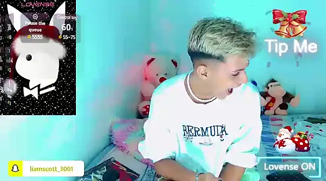 Liamscott  online show from December 9, 2024, 4:56 am