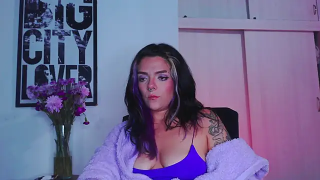 Snapshot of purple_em69 chatting on September 20, 2025, 4:35 am purple em69 online show from September 20, 2025, 4:35 am