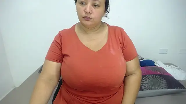 CrushOnMe  online show from June 20, 2026, 12:30 pm