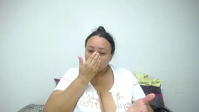 CrushOnMe  online show from June 25, 2026, 1:27 am