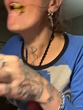 renegade vyxxen online show from December 23, 2024, 2:02 am