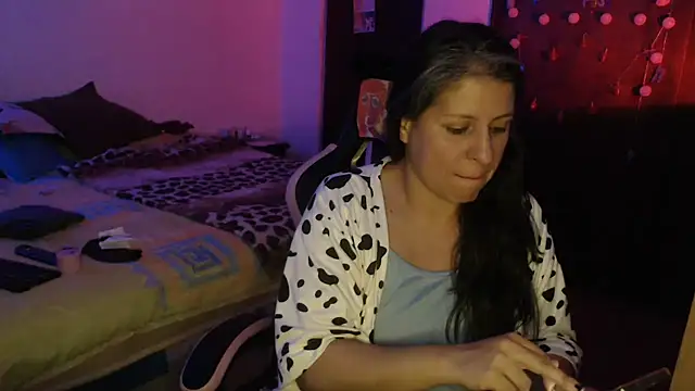LucifernandaSw online show from April 21, 2026, 7:36 am