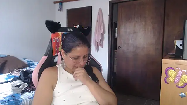 Snapshot of LucifernandaSw chatting on June 11, 2026, 9:24 pm LucifernandaSw online show from June 11, 2026, 9:24 pm
