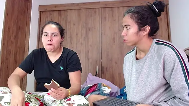 CleoAndAshley online show from February 14, 2025, 5:03 pm