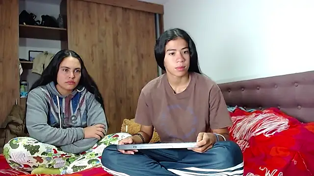 CleoAndAshley online show from February 15, 2025, 10:10 pm