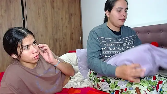 CleoAndAshley online show from March 9, 2025, 5:33 am