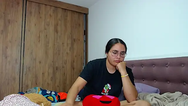 CleoAndAshley online show from March 17, 2025, 12:41 am