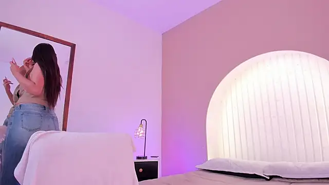 martina duque  online show from March 13, 2026, 7:09 pm