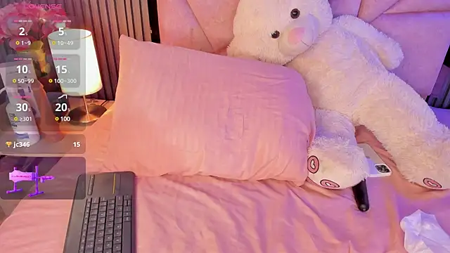 Snapshot of Alisse_Miller chatting on January 31, 2025, 3:20 am Alisse Miller online show from January 31, 2025, 3:20 am