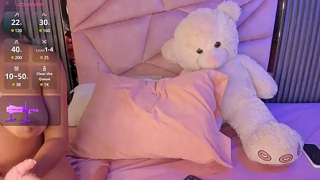 Snapshot of Alisse_Miller chatting on February 22, 2025, 4:29 am Alisse Miller online show from February 22, 2025, 4:29 am