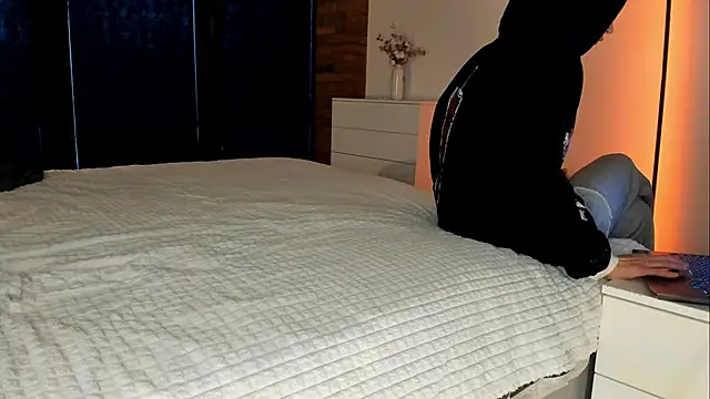 Rachel Rey online show from December 1, 2025, 8:19 am