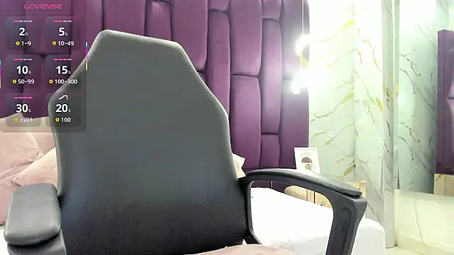 emma castilloo online show from April 9, 2026, 11:21 pm