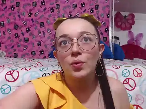 Angela 18honey online show from June 6, 2026, 1:32 am