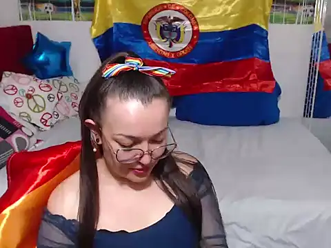 Angela 18honey online show from July 5, 2026, 4:19 am