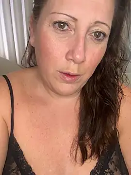 xsexycurvymilf online show from January 27, 2025, 12:16 pm