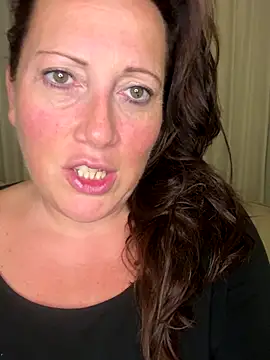 Snapshot of xsexycurvymilf chatting on October 2, 2025, 6:26 pm xsexycurvymilf online show from October 2, 2025, 6:26 pm