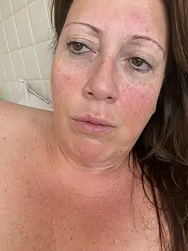 xsexycurvymilf online show from May 22, 2026, 6:42 am