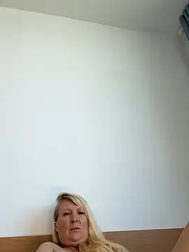 EmmaInLove23 online show from February 21, 2026, 5:30 am