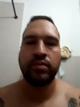 Snapshot of Larrygoodfi chatting on November 1, 2025, 1:24 pm Larrygoodfi online show from November 1, 2025, 1:24 pm