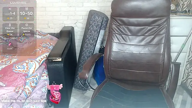 Snapshot of Olivialili chatting on October 6, 2025, 6:22 am Olivialili online show from October 6, 2025, 6:22 am