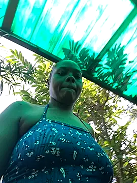 Snapshot of Dellah26 chatting on November 5, 2025, 9:09 am Dellah26 online show from November 5, 2025, 9:09 am