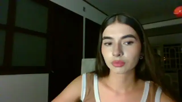 Snapshot of Coralinee_01 chatting on January 8, 2026, 12:24 am Coralinee 01 online show from January 8, 2026, 12:24 am