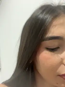 Coralinee 01 online show from February 28, 2026, 12:22 am