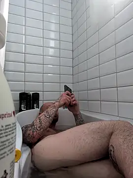 nicedicknicetats online show from November 19, 2025, 5:24 pm