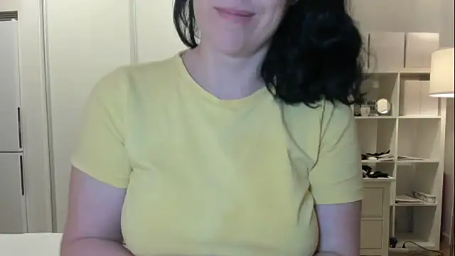 Snapshot of emmita69_ chatting on October 11, 2025, 5:17 am emmita69 online show from October 11, 2025, 5:17 am