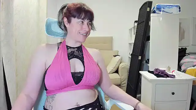 emmita69  online show from February 1, 2026, 10:41 pm