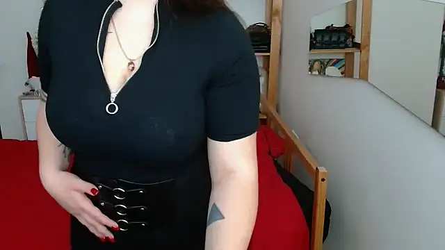Snapshot of leila_beayte_ chatting on February 5, 2025, 9:46 am leila beayte  online show from February 5, 2025, 9:46 am