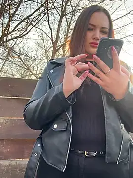 Snapshot of leila_beayte_ chatting on March 7, 2025, 4:00 pm leila beayte  online show from March 7, 2025, 4:00 pm