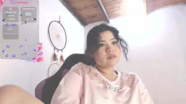 Amara18  online show from November 15, 2025, 9:17 am