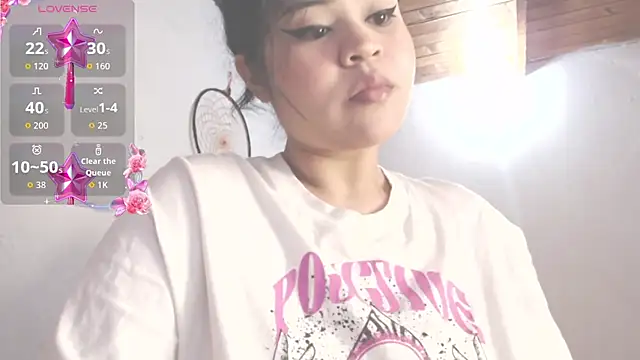 Amara18  online show from December 2, 2025, 1:39 pm