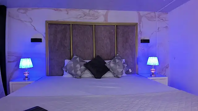 Amareto  online show from October 30, 2025, 11:44 am