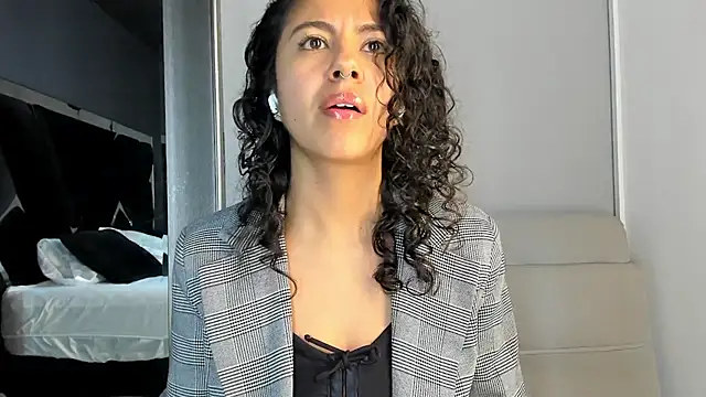 Amareto  online show from June 27, 2026, 3:33 am