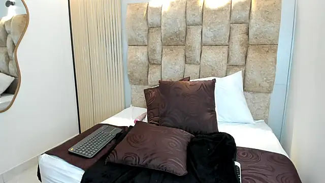 Snapshot of Candy__sweetx chatting on March 17, 2025, 7:15 pm Candy sweetx online show from March 17, 2025, 7:15 pm