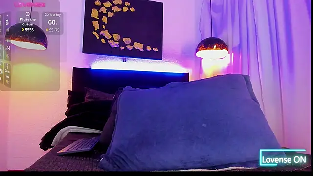 LatinMilk  online show from December 19, 2024, 11:57 pm