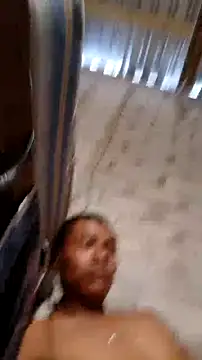 Snapshot of Moreno1813 chatting on September 14, 2025, 6:40 pm Moreno1813 online show from September 14, 2025, 6:40 pm