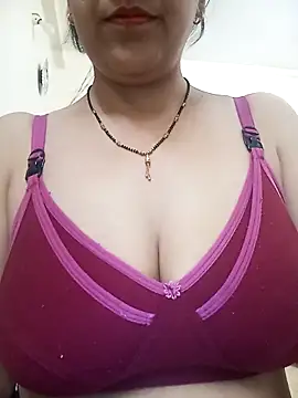 Hot-Shivani online show from February 15, 2026, 7:54 pm