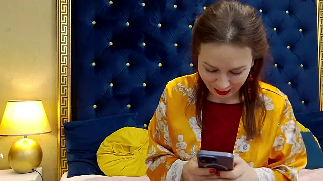 Snapshot of HaileyMoonn chatting on December 16, 2024, 10:50 am HaileyMoonn online show from December 16, 2024, 10:50 am
