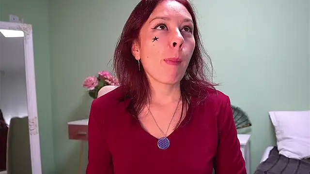 Snapshot of HaileyMoonn chatting on October 23, 2025, 3:28 am HaileyMoonn online show from October 23, 2025, 3:28 am