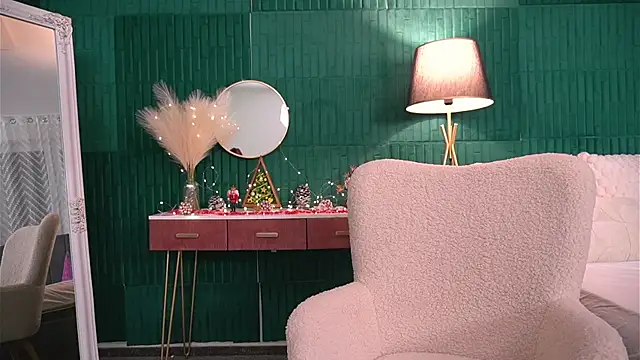 HaileyMoonn online show from December 2, 2025, 4:07 am