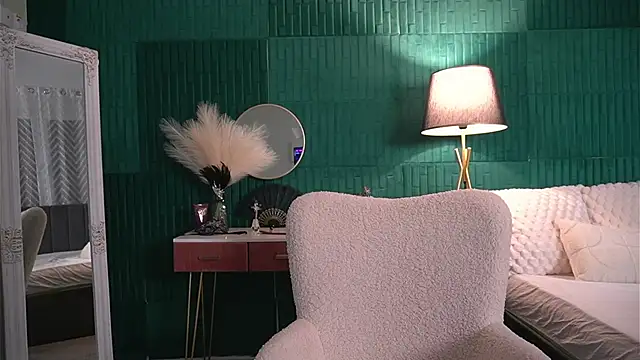 HaileyMoonn online show from February 19, 2026, 4:30 am