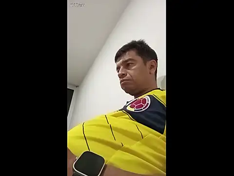 Snapshot of perxxxeo_ chatting on October 6, 2025, 12:19 am perxxxeo  online show from October 6, 2025, 12:19 am