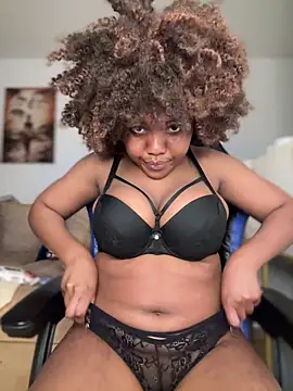 SSEXYBUBBLEBUTT101 online show from January 7, 2025, 8:31 pm
